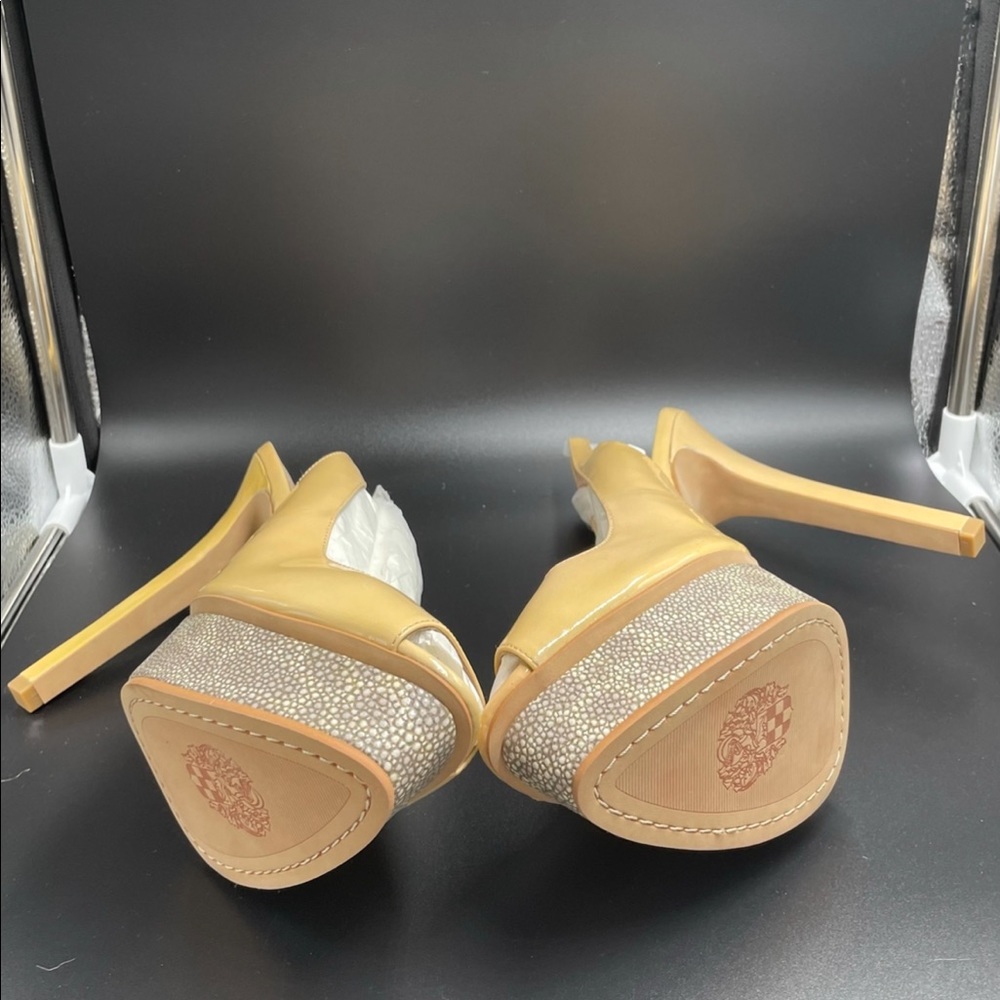 Vince Camuto Shoe